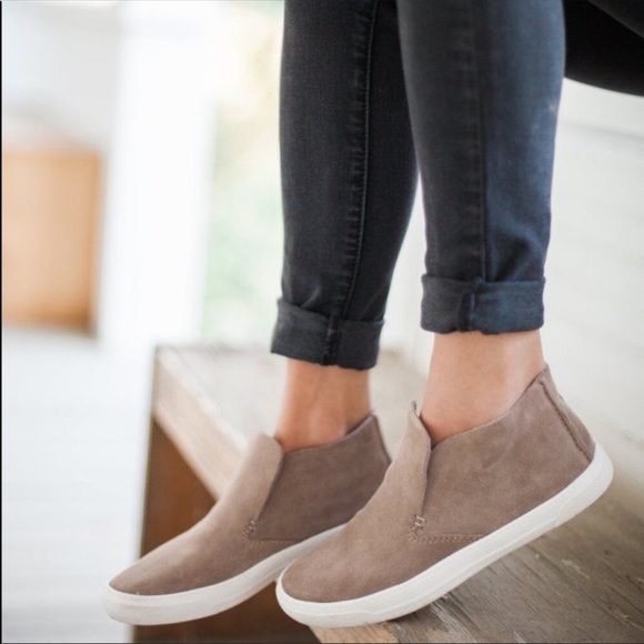 Dolce Vita Shoes - DV Rosalyn Suede Slip on Sneakers